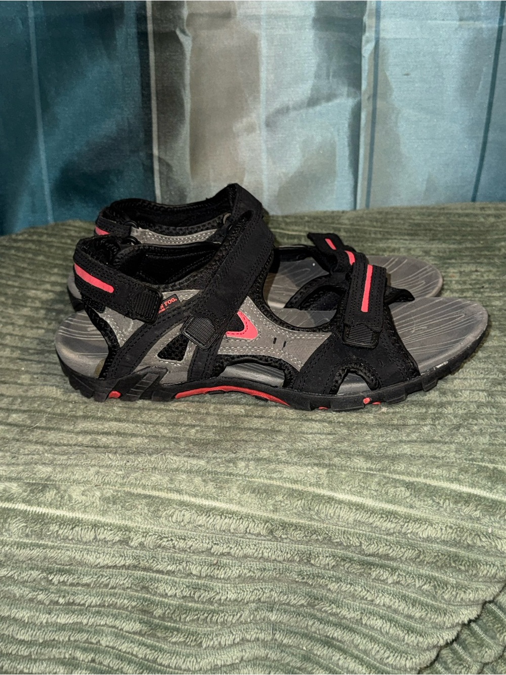 London Fog Black and Gray Men's Sport Sandals